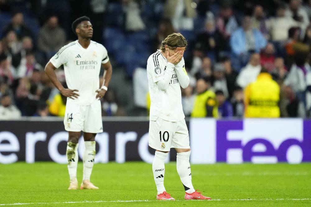 赔率变化传奇谢幕，球迷泪洒赛场