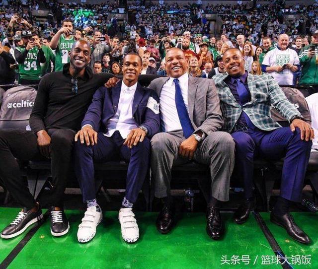 赔率变化传奇谢幕，球迷泪洒赛场