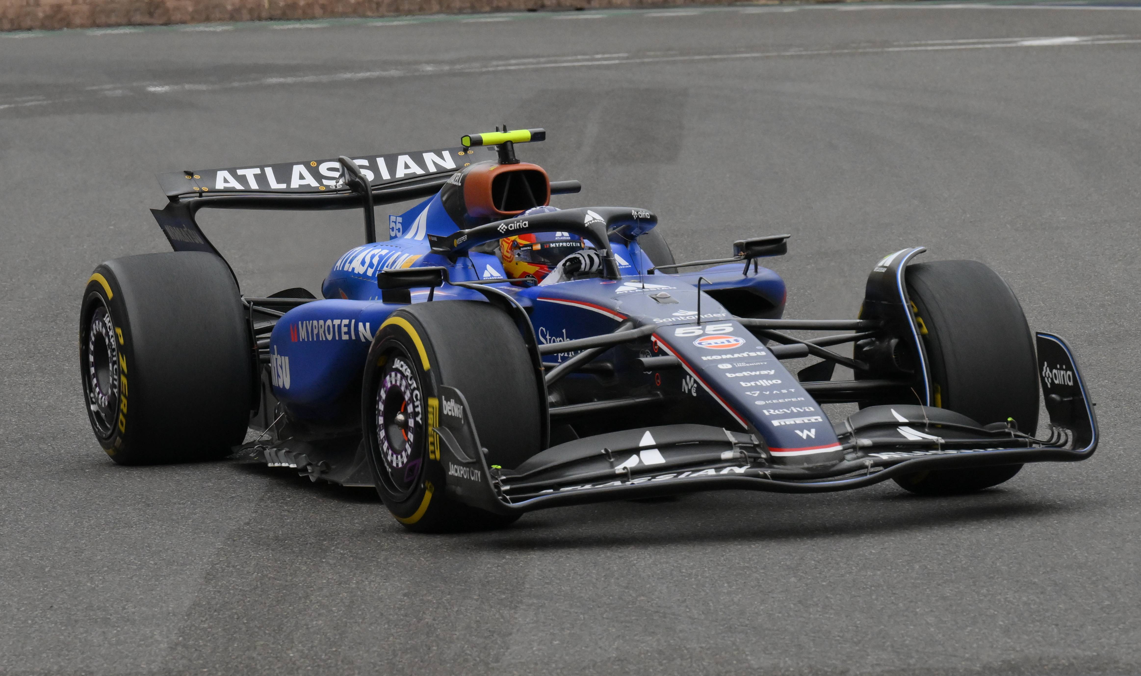 赛车官方发布赛后数据，表现引争议