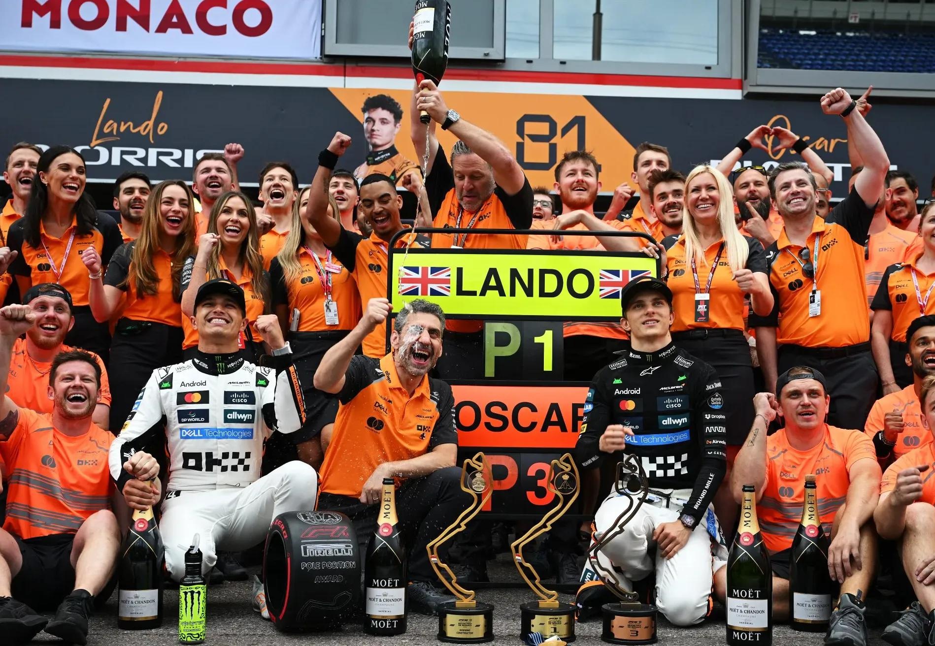 红牛车队完胜雷诺车队，诺里斯统治全场