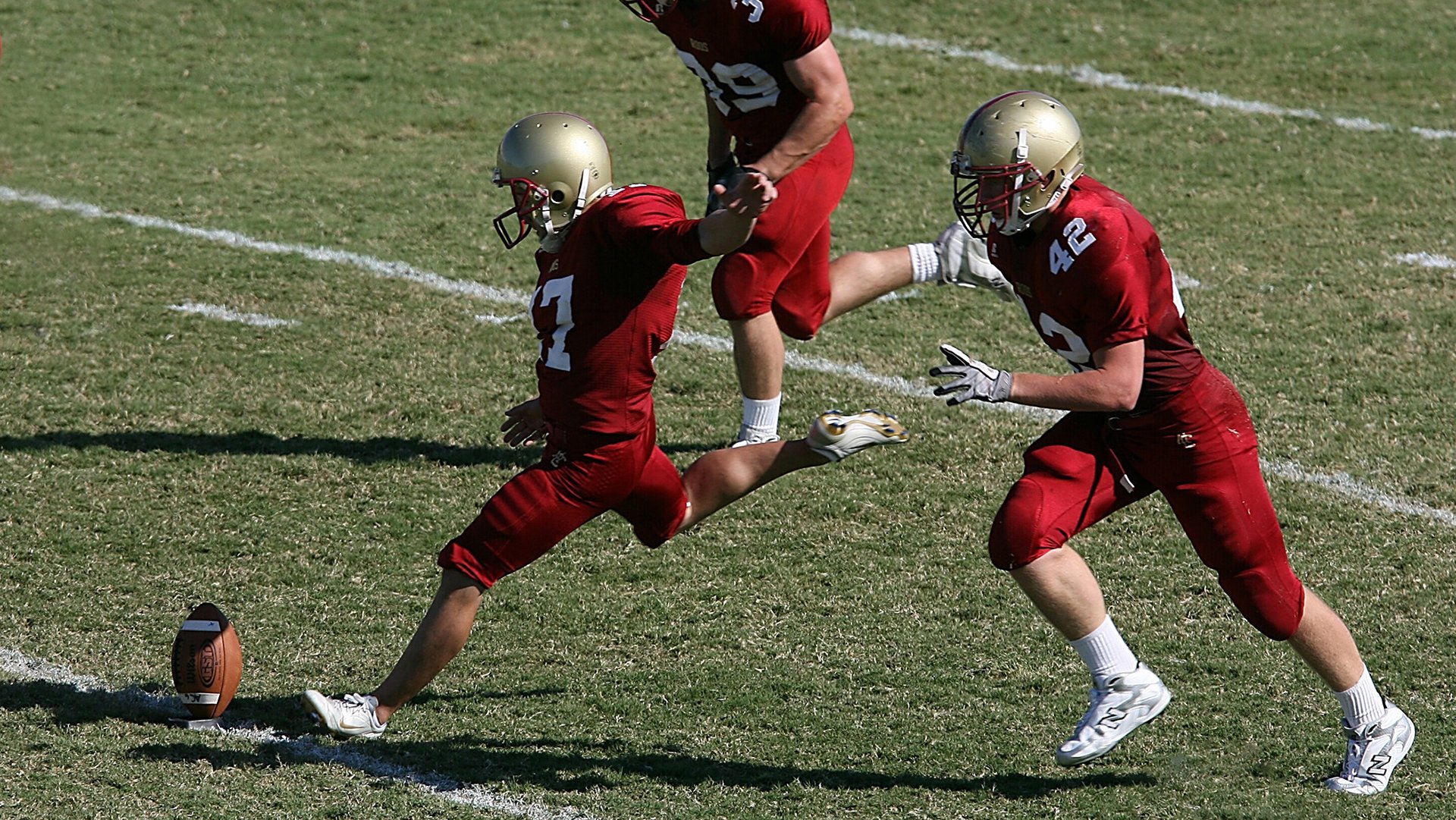 绿茵与赛道，三笘薰末节神迹，如何在F1式缠斗中锁定胜局？