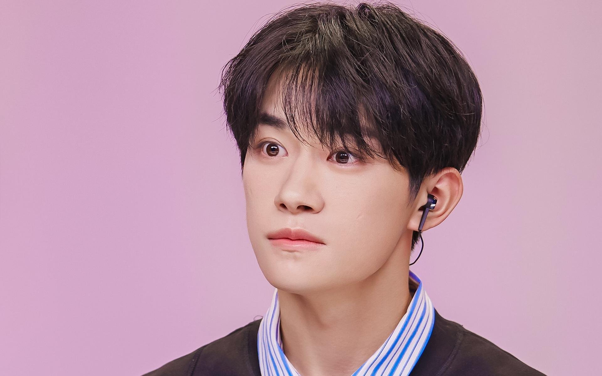 绿茵双重奏，贝林厄姆的大舞台魔法与曼城的希腊神话