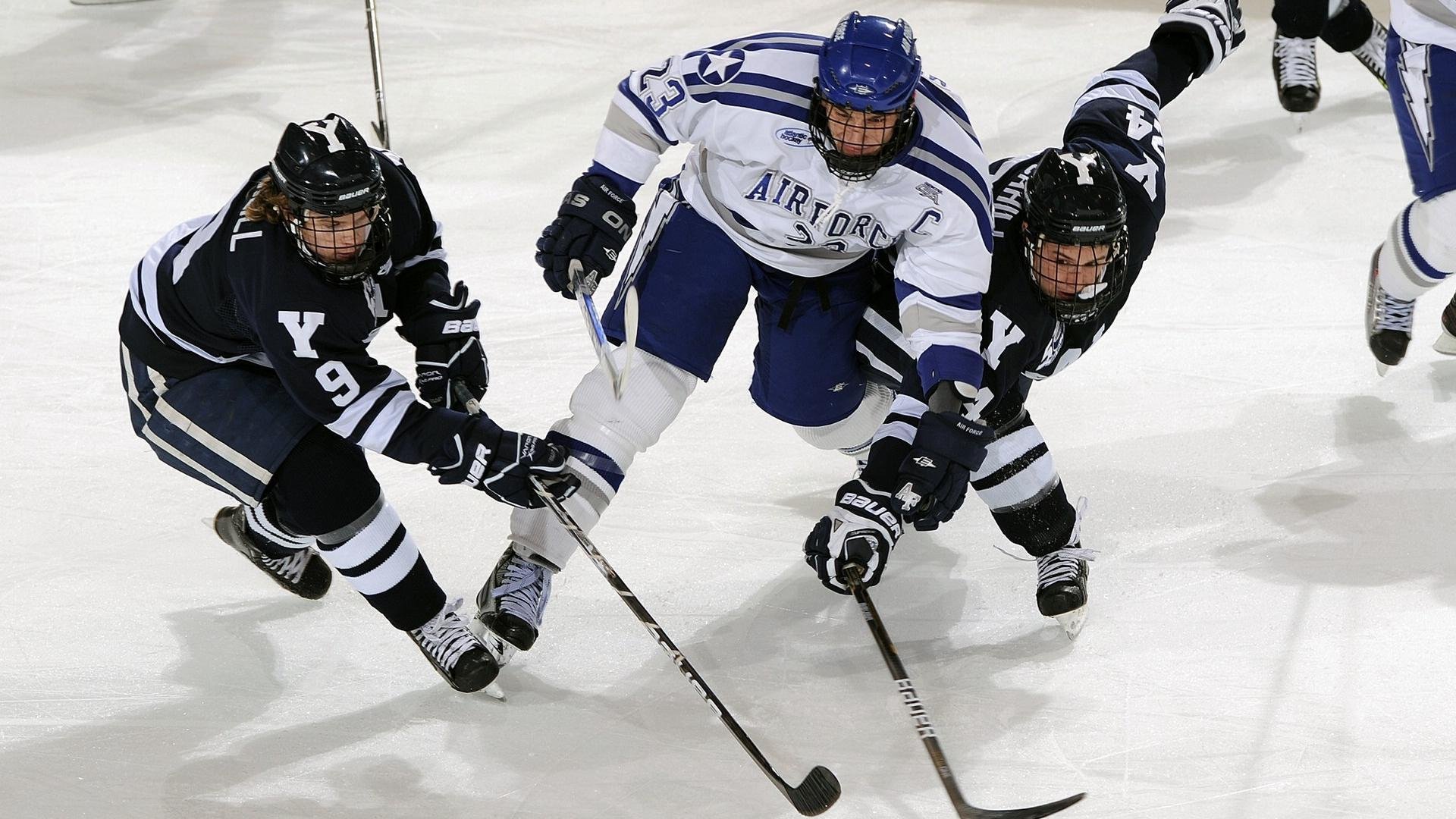 首先，根据关键词扩展思维，拟定一个独特的文章标题